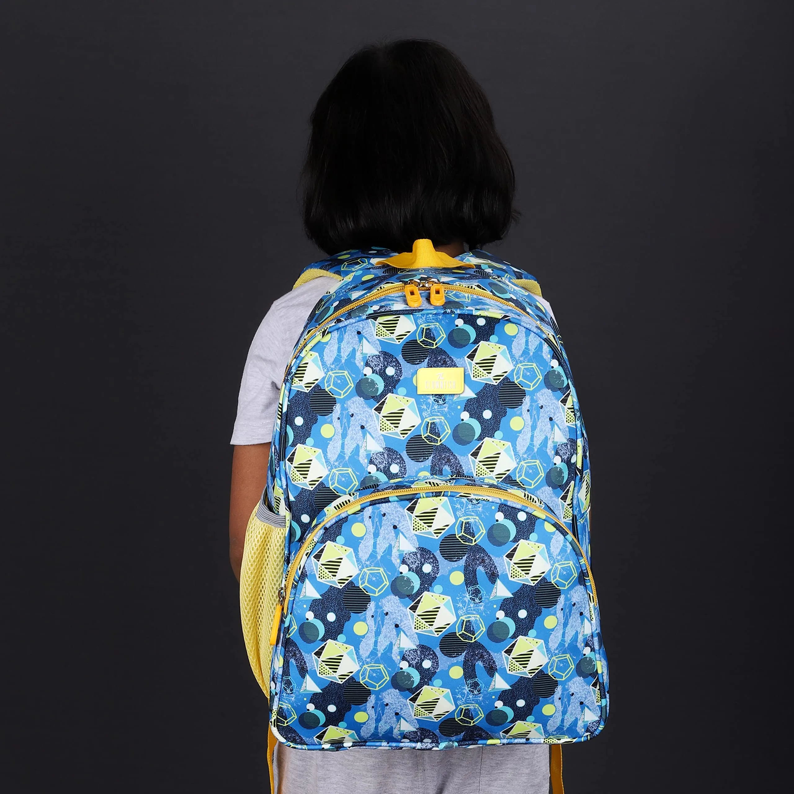 THE CLOWNFISH Cosmic Critters Series Printed Polyester 15 Litres Kids Standard Backpack School Bag With Free Pencil Staionery Pouch Daypack Picnic Bag For Tiny Tots Of Age 5-7 Yrs (Light Blue),Medium